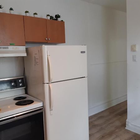 Tv + Netflix / High Speed Internet / Room C Montreal Ngoại thất bức ảnh