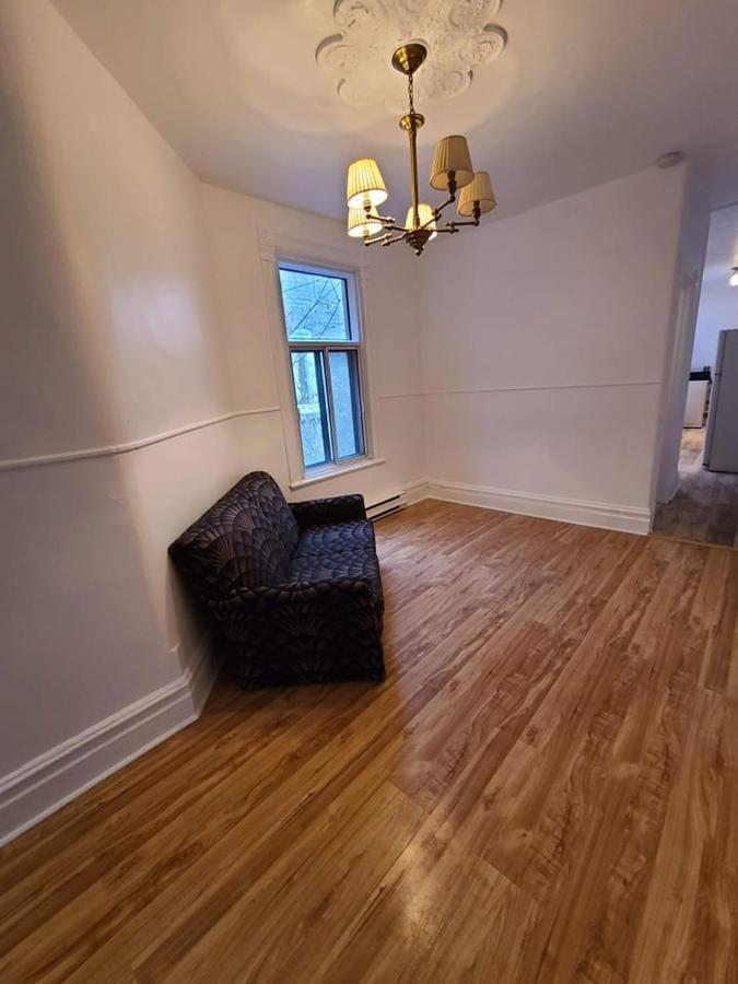 Tv + Netflix / High Speed Internet / Room C Montreal Ngoại thất bức ảnh