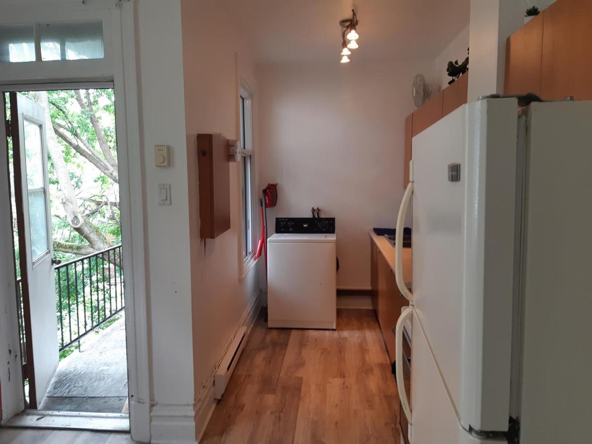 Tv + Netflix / High Speed Internet / Room C Montreal Ngoại thất bức ảnh
